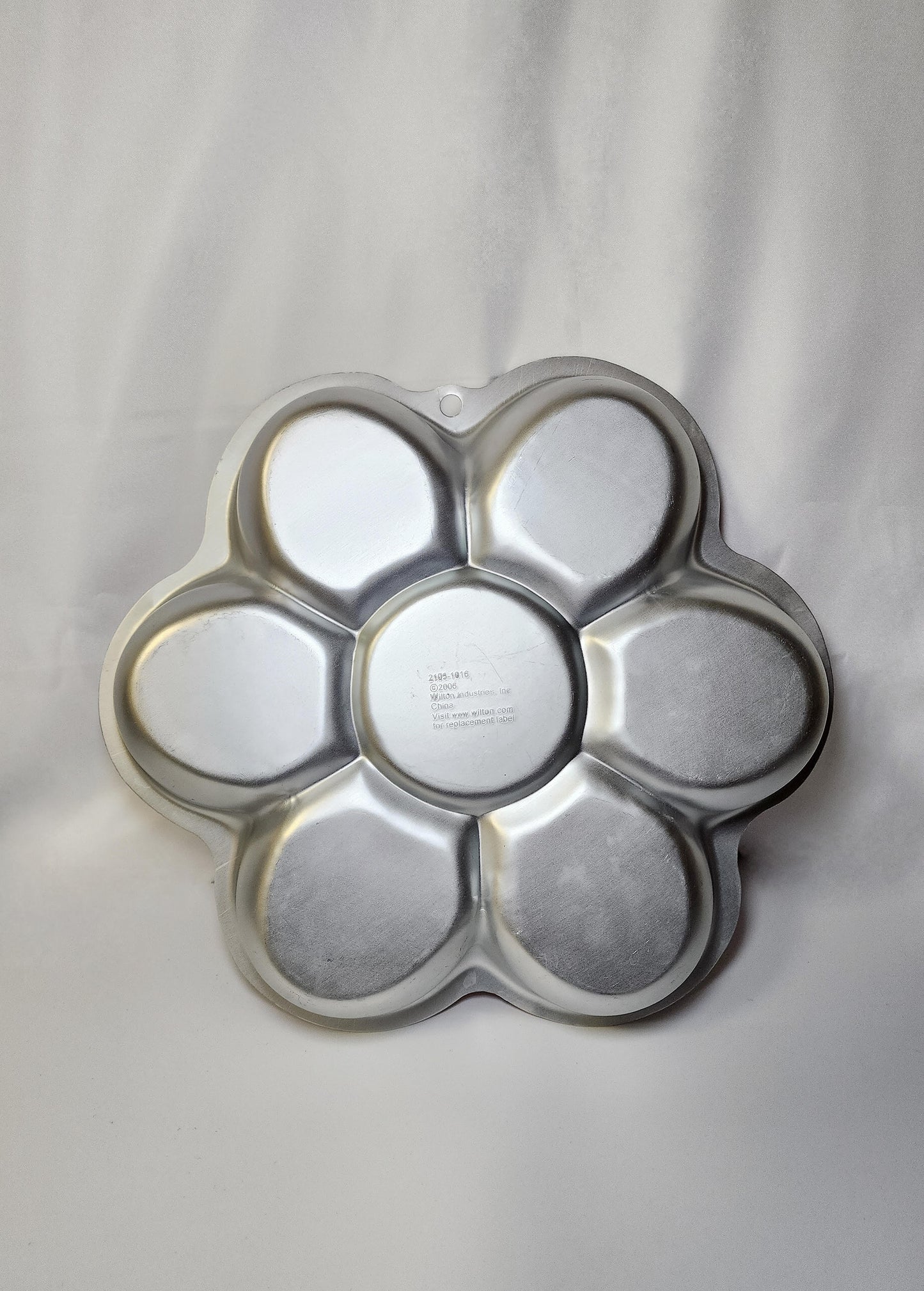 Dancing Daisy Flower Cake Pan