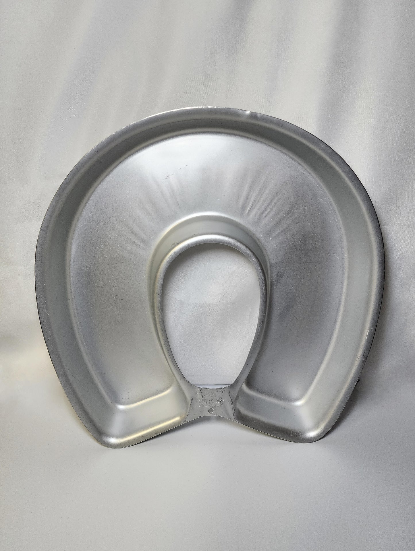 Horseshoe Cake Pan