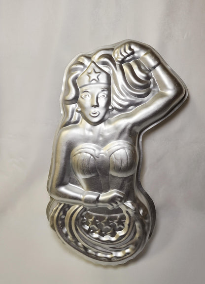 Wonder Woman Cake Pan