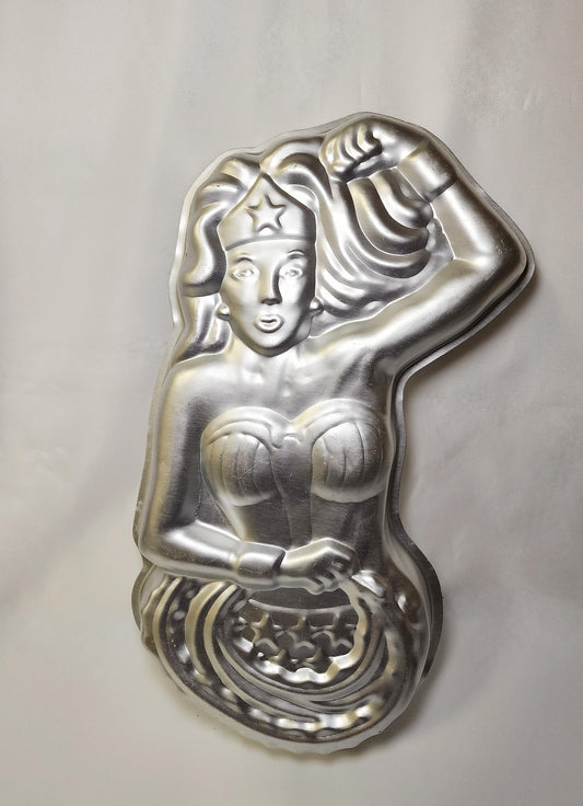 Wonder Woman Cake Pan