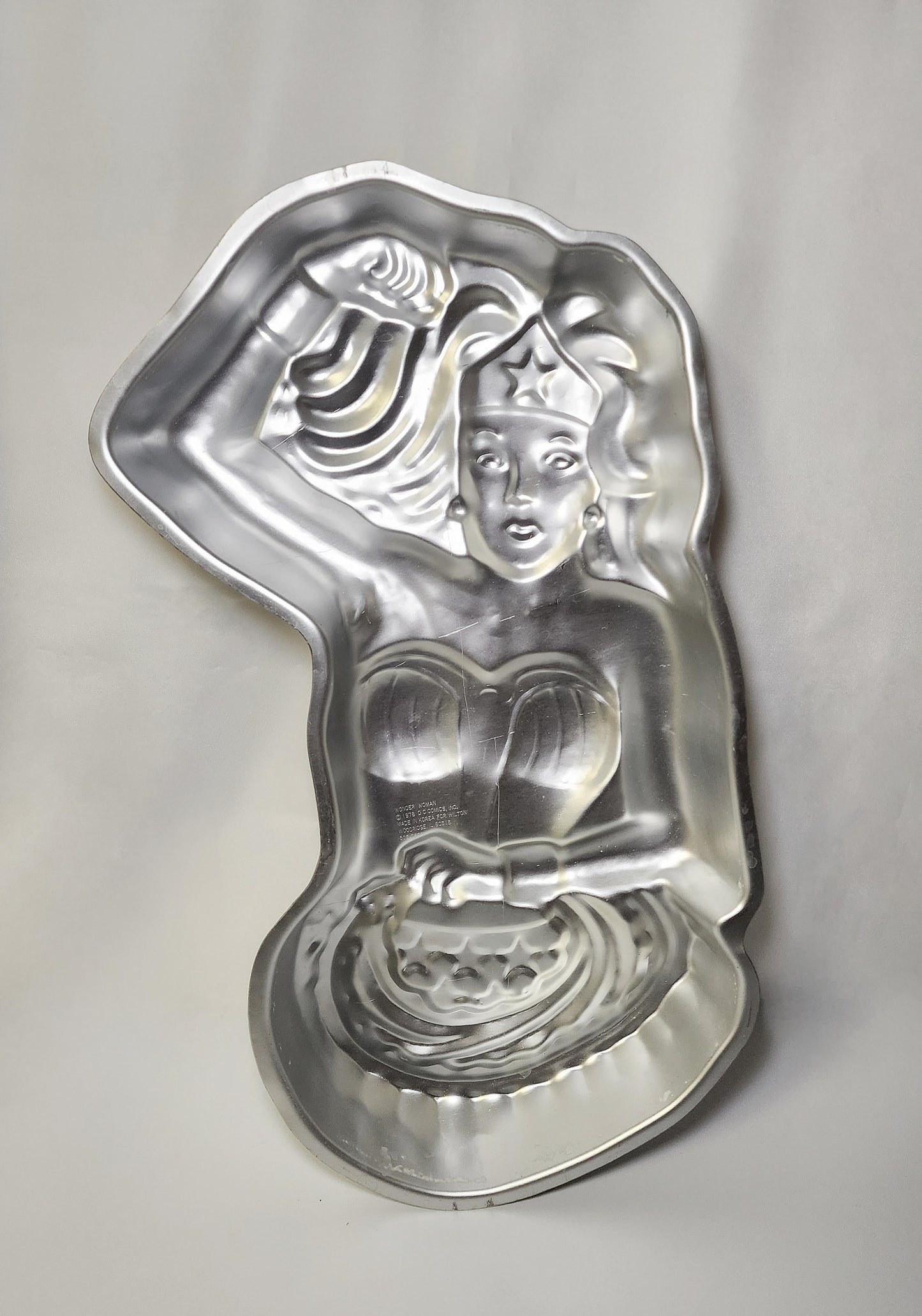 Wonder Woman Cake Pan